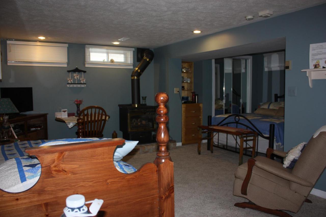 Carrousel Bed & Breakfast Cayuga Habitación foto