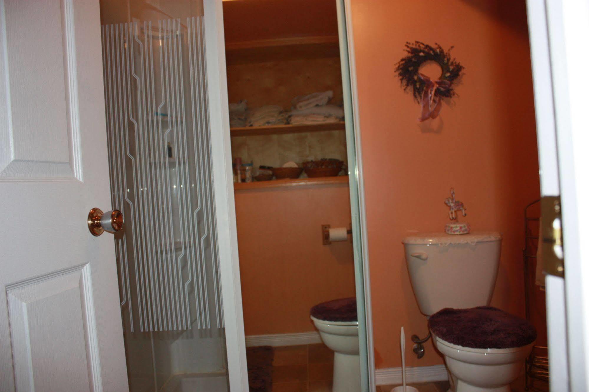 Carrousel Bed & Breakfast Cayuga Exterior foto